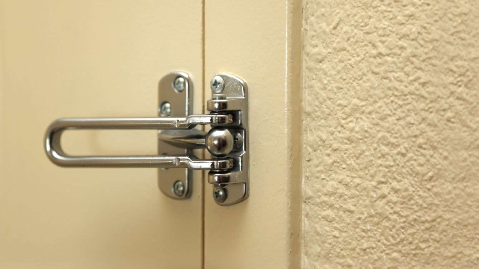 Common Door Lock Problems and Troubleshooting Tips