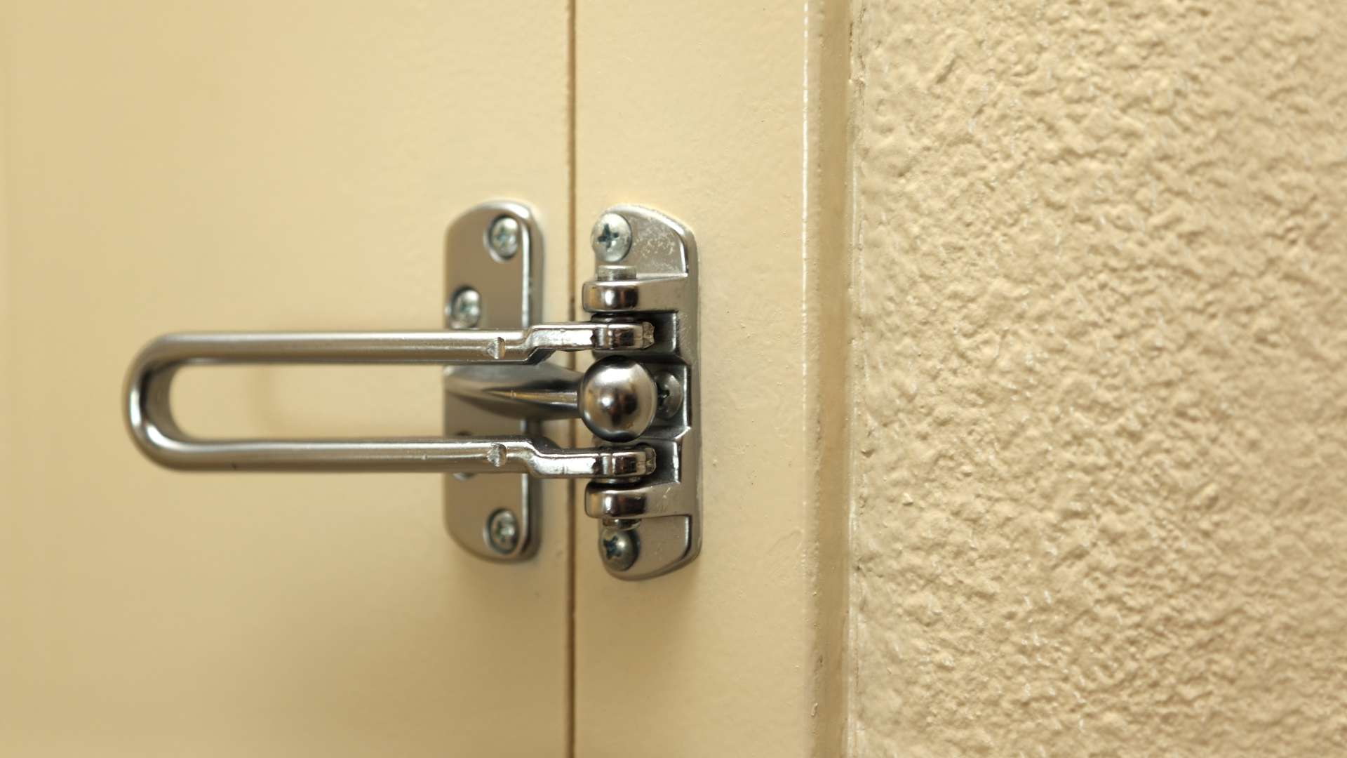 Common Door Lock Problems and Troubleshooting Tips