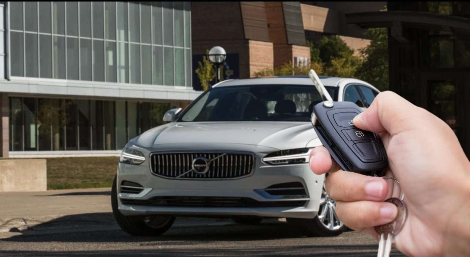 A Detailed Look at Car Key Fob Replacement