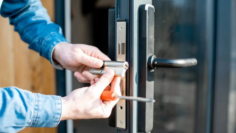 Key Benefits of Investing in Commercial Locksmith Services